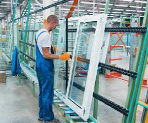 Сборщик пластиковых окон.jpg